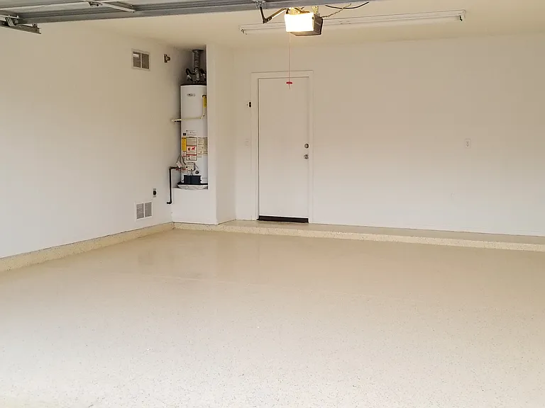 298 E Jasper Ct — Photo 4