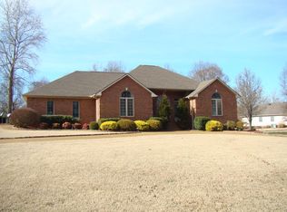 75 Castleton Cv, Paris, TN 38242