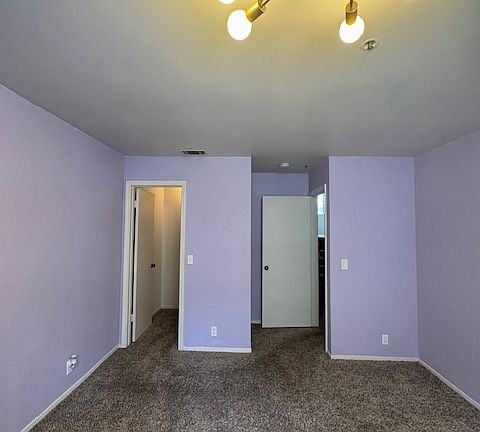 4th image of 1023 Southwood Dr APT A