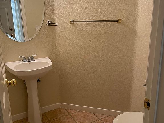 half bath/ powder room