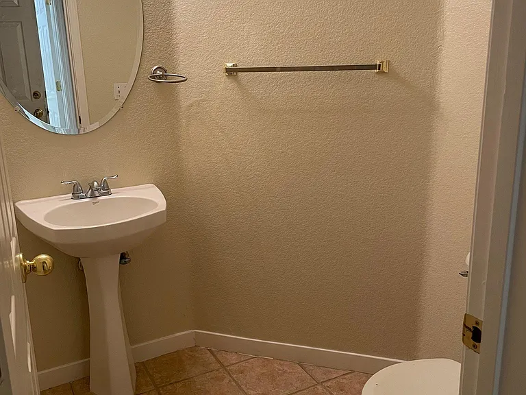 half bath/ powder room