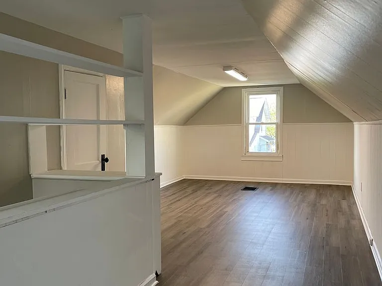 1194 E 15th Ave — Photo 10