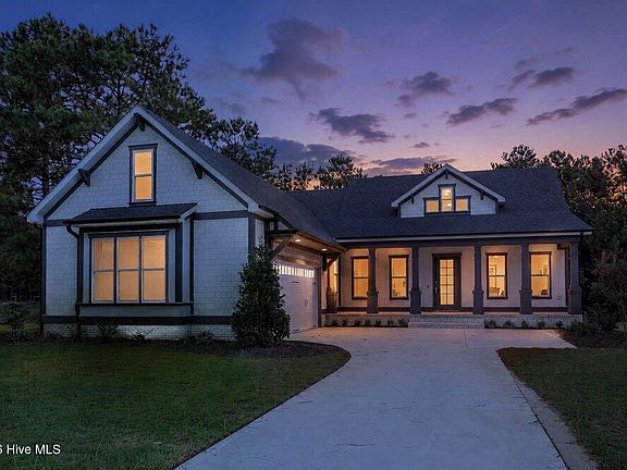 2nd image of 105 Tradewinds Drive