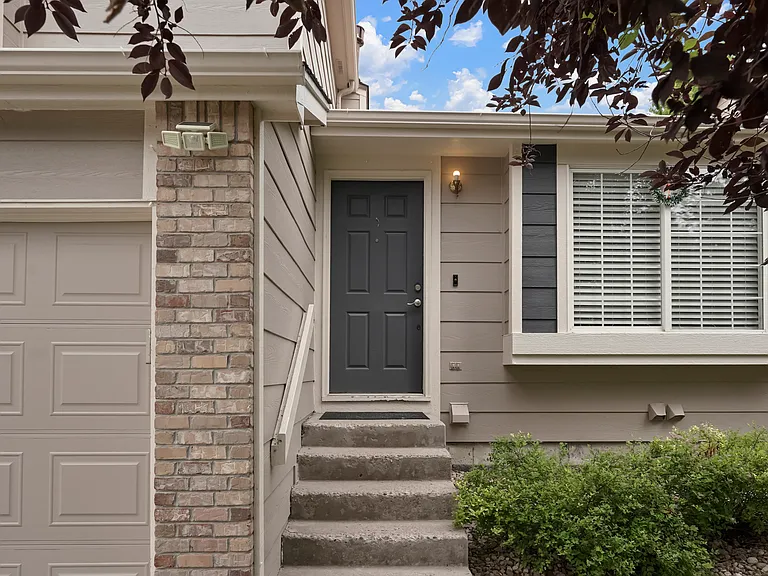 5624 S Yakima St — Photo 3