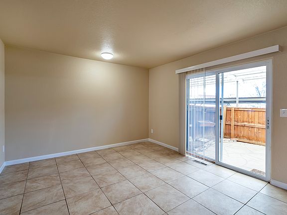 4th image of 4042 S Yosemite St