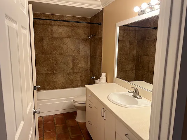 2 bed, 1.5 bath, 1050 sqft, $2,750 — Photo 2