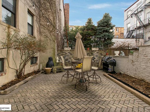 2nd image of 150 Carroll St APT 1