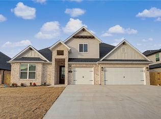 1310 Tiffany St, Centerton, AR 72719