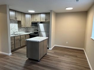 5 Village West Ct APT 102, Washington, MO 63090