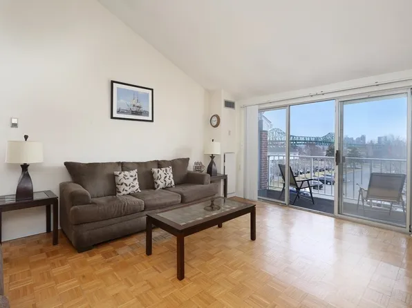 100 Boatswains Way APT 509, Chelsea, MA 02150