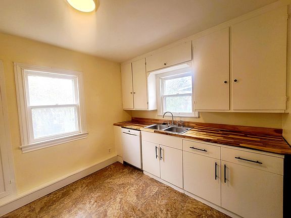 5th image of 2805 Austin St #B