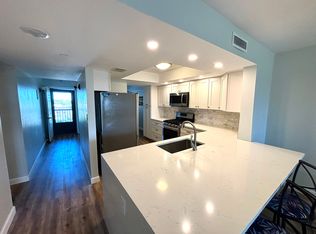 5400 Park St N APT 502, Saint Petersburg, FL 33709