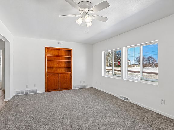 2nd image of 713 E Jasper St