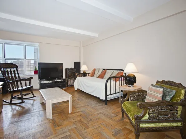 500a Grand Street image 1 of 6