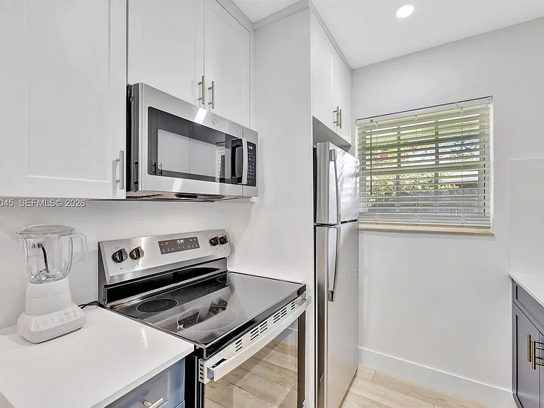 934 NW 4th Ave #2 — Photo 6