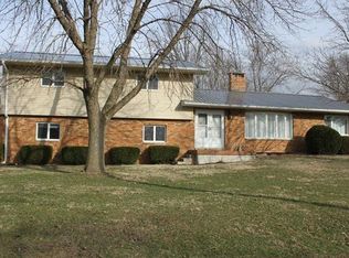 510 W 4th St, Golden, IL 62339