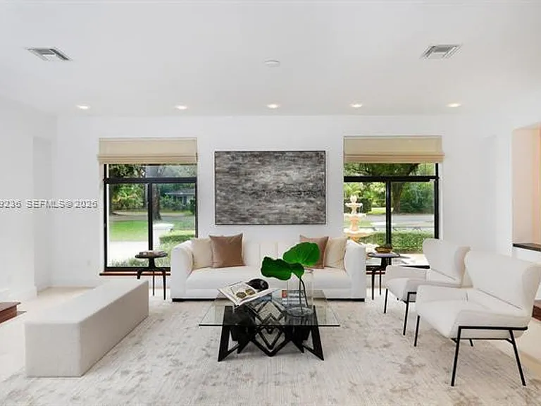 3425 Alhambra Cir — Photo 11