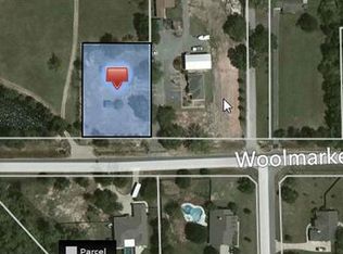 9058 Woolmarket Rd, Biloxi, MS 39532