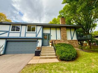 6852 Macbeth Cir, Woodbury, MN 55125