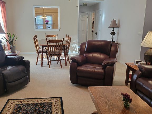 3rd image of 1281 Sherwood Dr