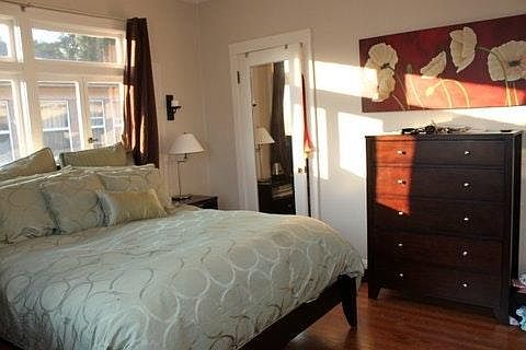 3rd image of 729 Linden Ave