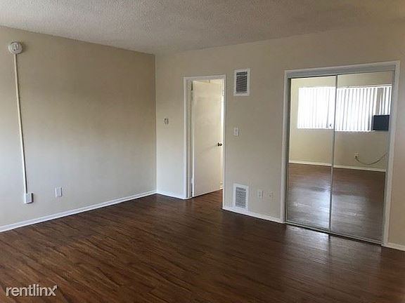 Franklin studio pic 1 living room bdrm area