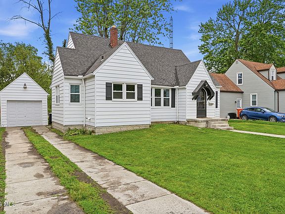 3rd image of 2316 N Main St