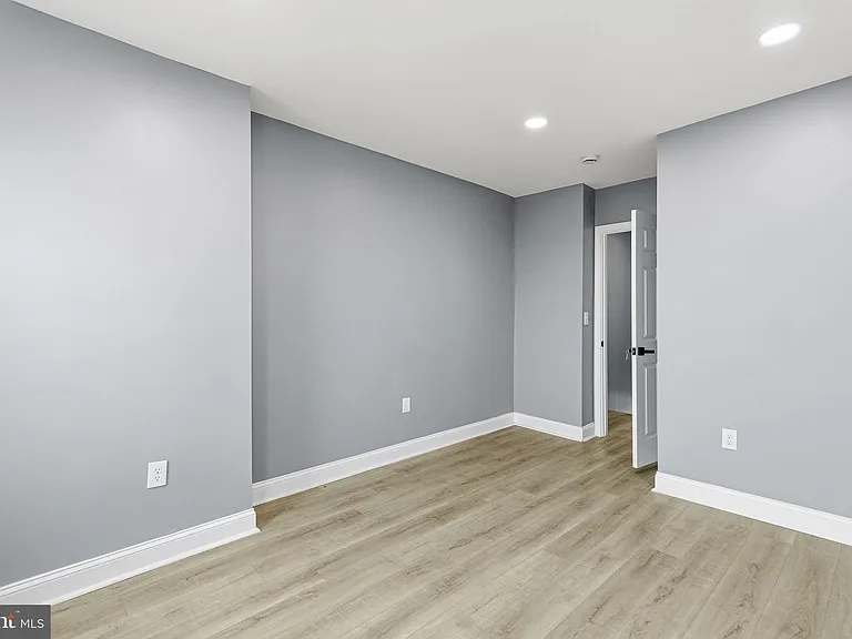 1651 Darley Ave — Photo 10