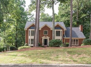 5045 Roxburgh Dr, Roswell, GA 30076