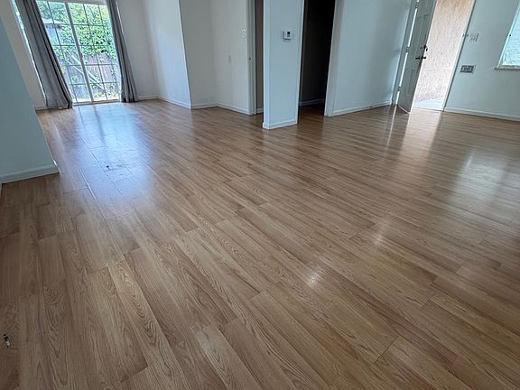 2nd image of 4807 Avoca St