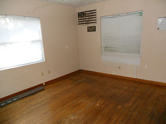 5th image of 1228 NE 16th Ave