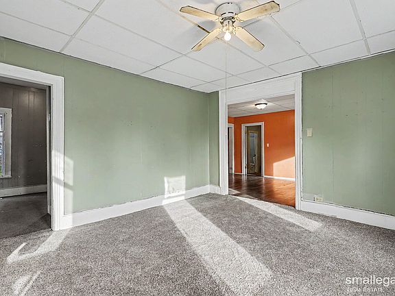 5th image of 221 Maple St