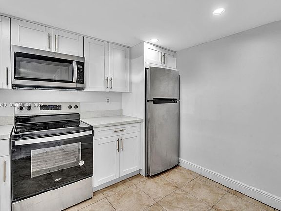 2nd image of 3252 Foxcroft Rd APT 102