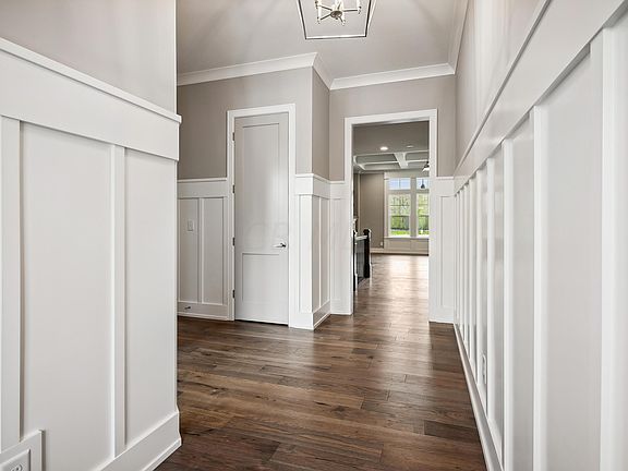 5th image of 8200 Lilium Way