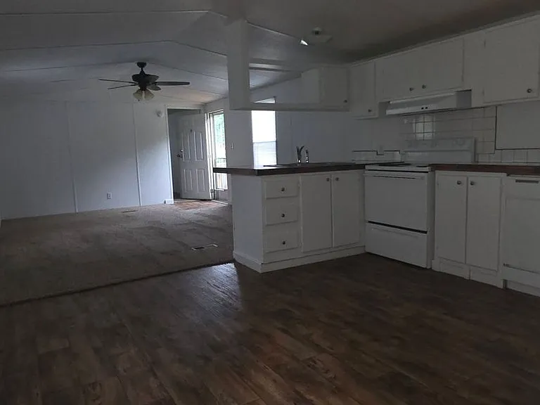 803 Bonfire Dr — Photo 5