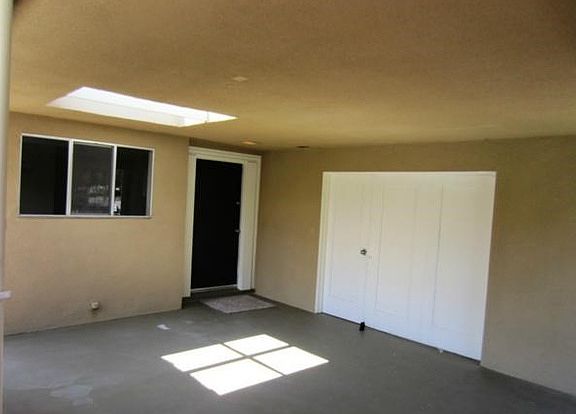 3rd image of 347 W 28th St