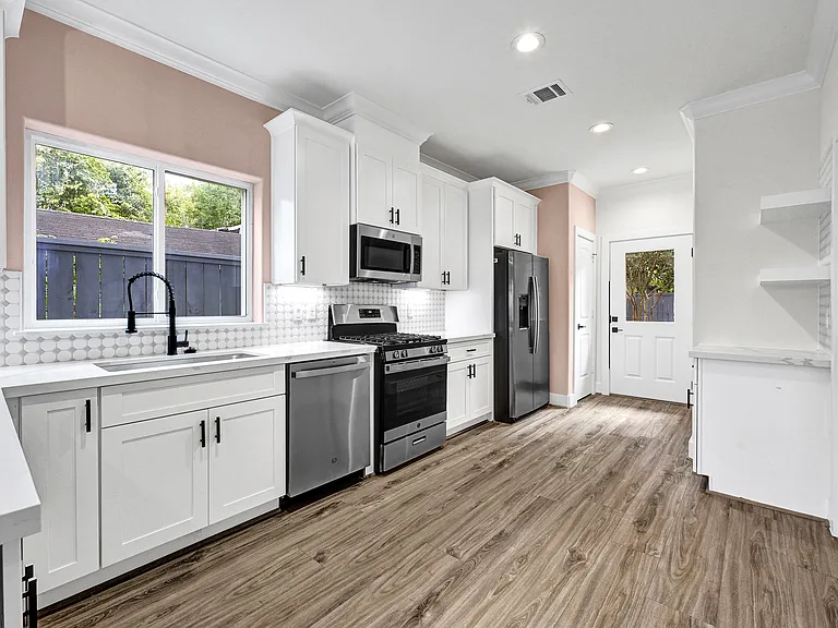 3833 Seabrook St #A — Photo 8