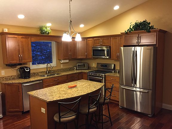3rd image of 1378 Richman Ct