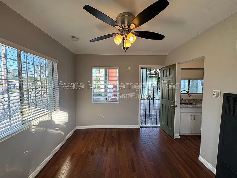 10822 Ventura Blvd #1 — Photo 4