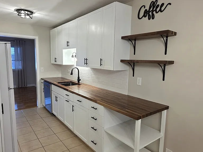 25400 Country Club Blvd #2 — Photo 2