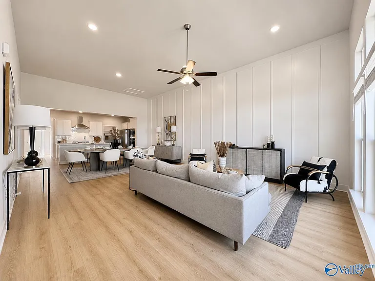 110 Moss Brook Ln — Photo 8