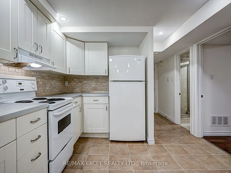 45 Millbank Ct #BASEMENT — Photo 8