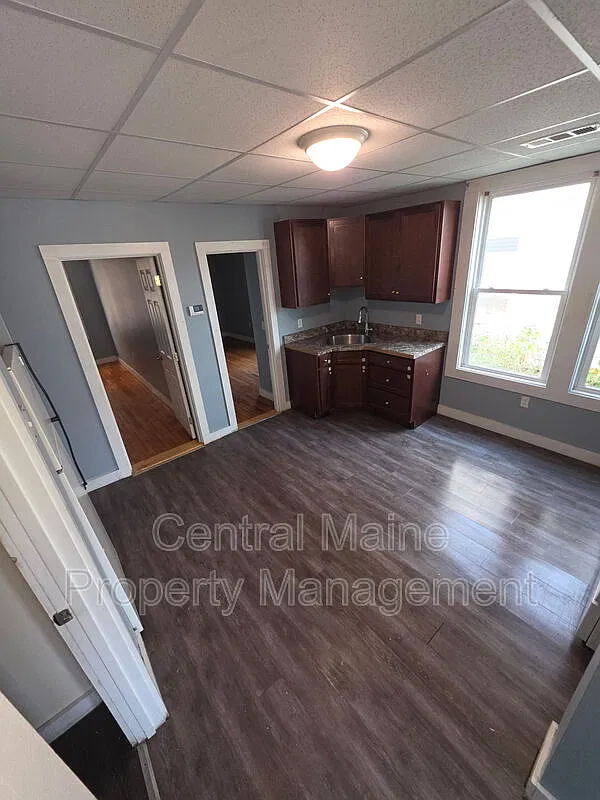 2 bed, 1.0 bath, $1,375 — Photo 2