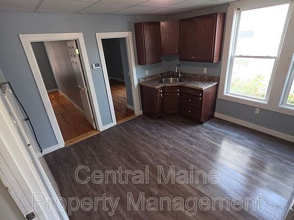 2nd image of 176 Blake St