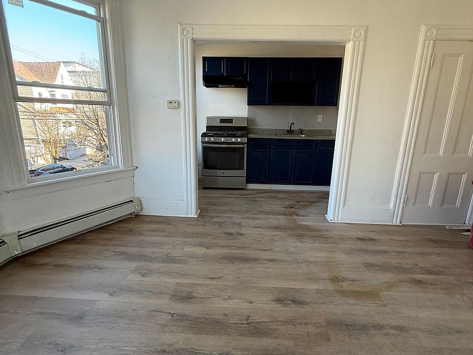 1st image of 109 Coral St APT 2