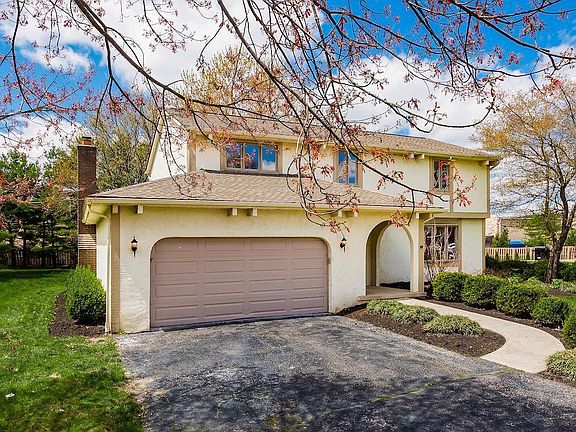 3rd image of 10472 N Crosset Hill Dr