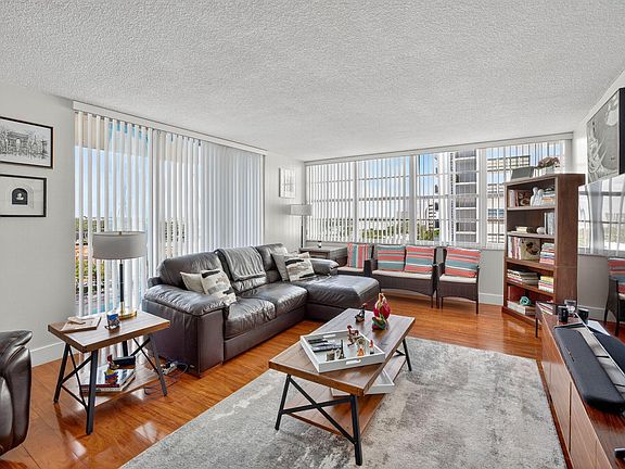 2nd image of 18051 Biscayne Boulevard #1104