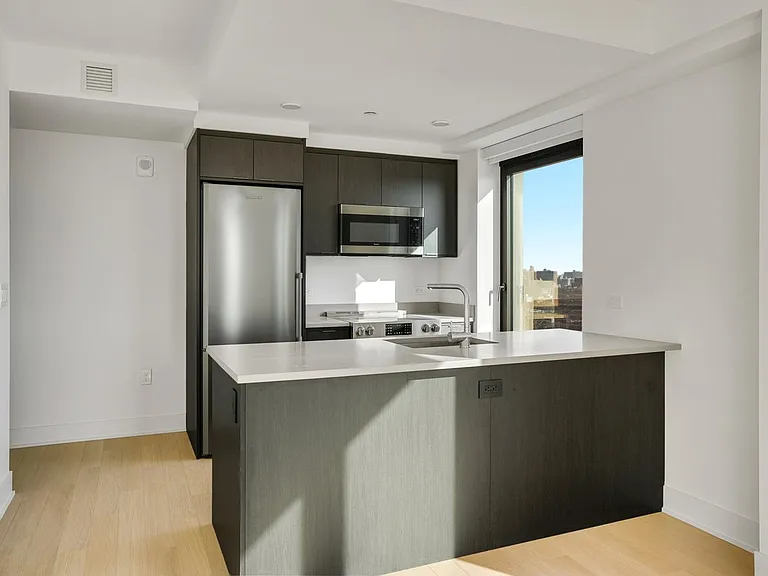 662 Pacific St #19B — Photo 8