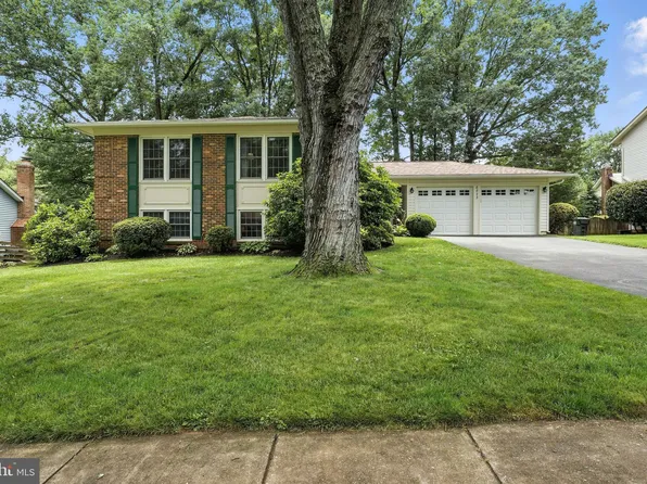 8823 Newport Ct, Springfield, VA 22153