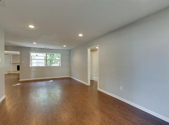 4th image of 161 Ravenswood Dr
